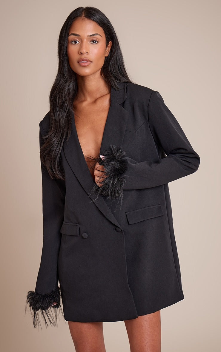 Robe blazer noire – détails en fausse fourrure